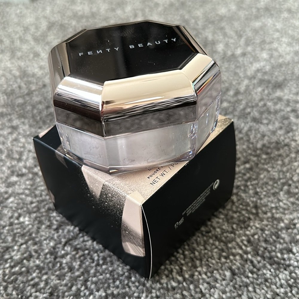 Fenty beauty lavender setting powder